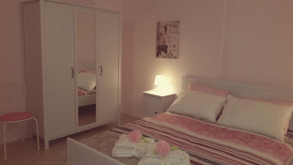 B&B La Rosa Таранто Экстерьер фото